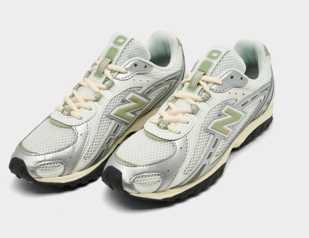 Women's New Balance 204L Casual Shoes