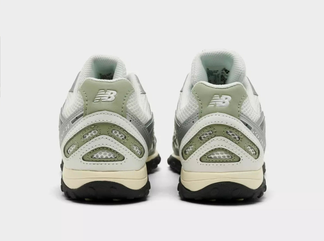 Women's New Balance 204L Casual Shoes